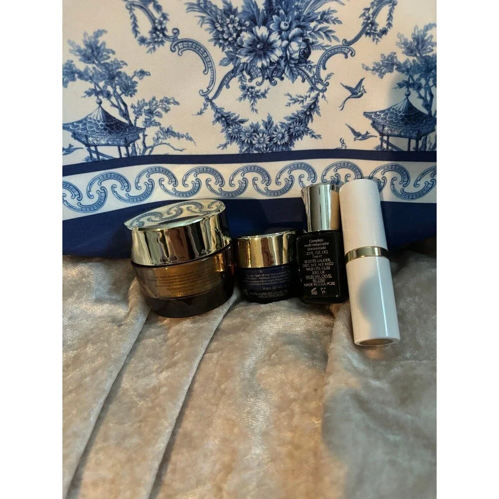 Estée Lauder set of 4 plus bag - Picture 3 of 5